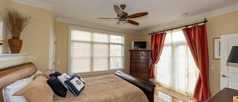 Foto del edificio - 234 Meadow Neck Rd