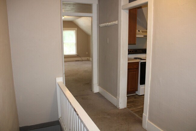 Building Photo - Sixteenth 340 N