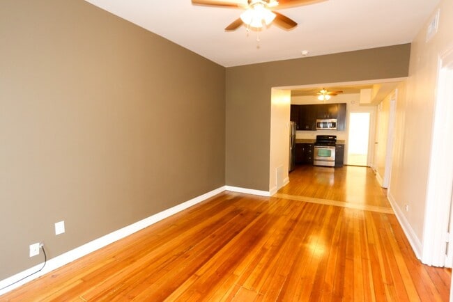 Building Photo - 2031 W Moffat St