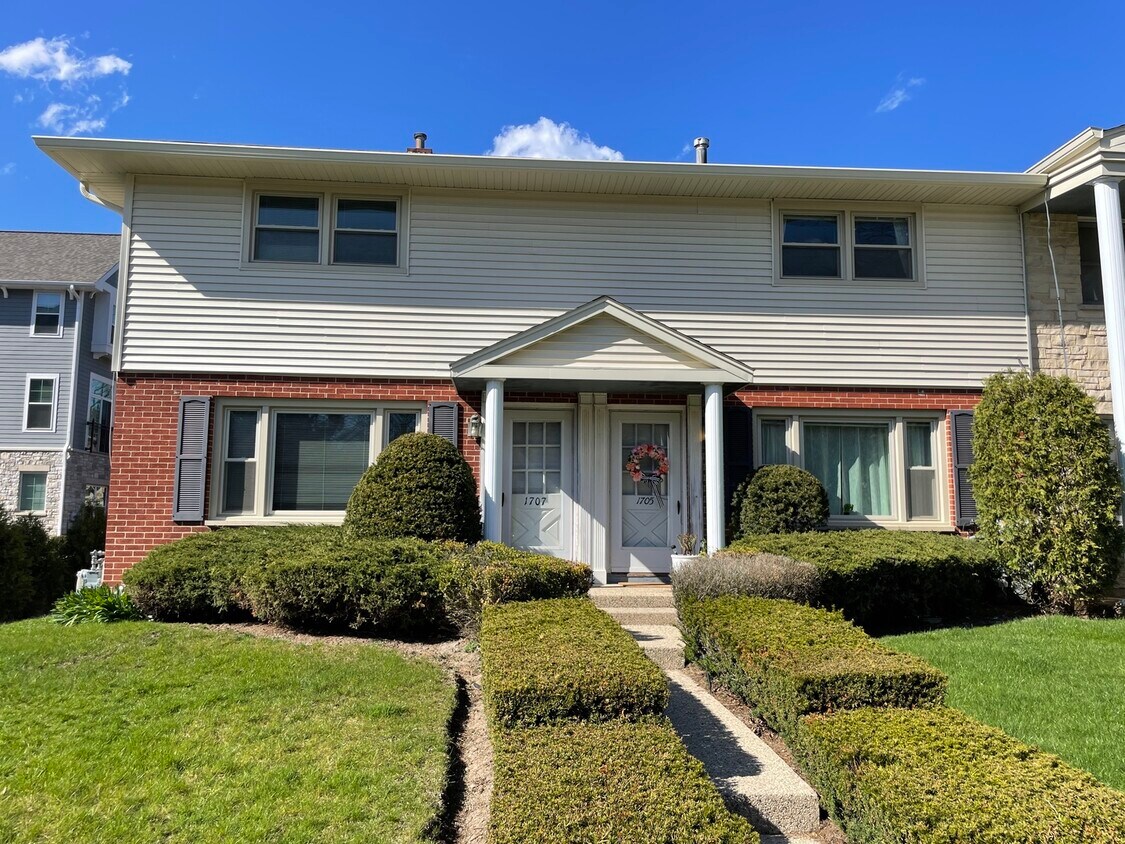 Foto principal - 1705 Winnetka Rd