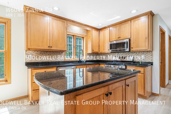 Building Photo - W6045 Zinnia Dr
