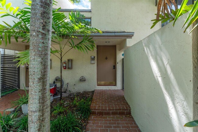Building Photo - 15805 SW 91st Ct