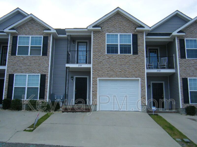 Primary Photo - 2054 Reserve Ln