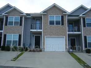 Building Photo - 2054 Reserve Ln