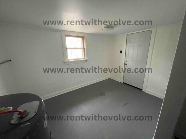 Building Photo - 524 Browne St