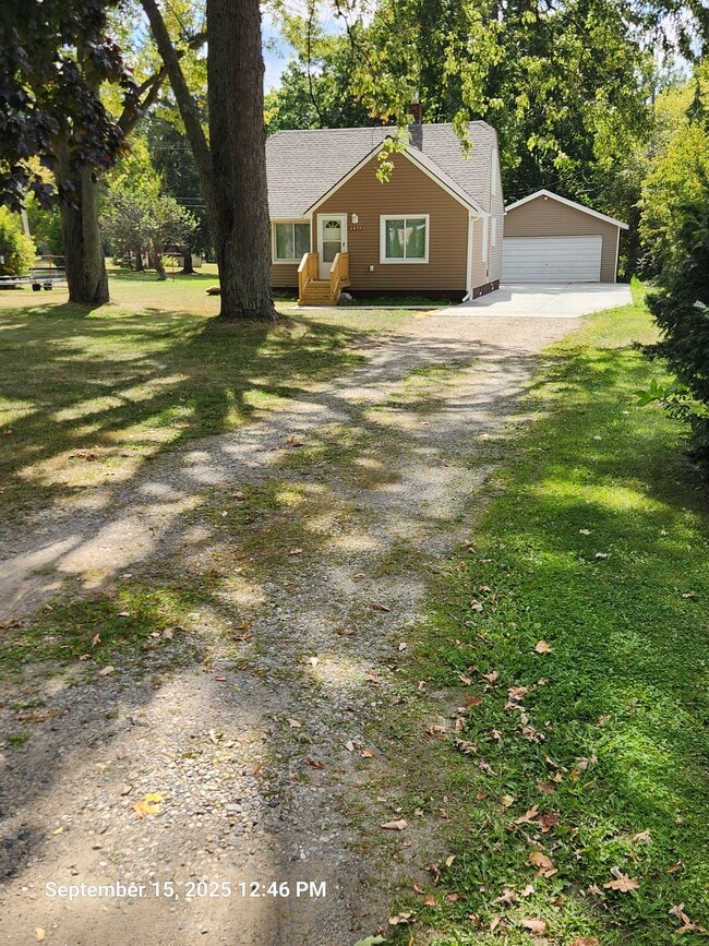 House - 2855 Mann Rd