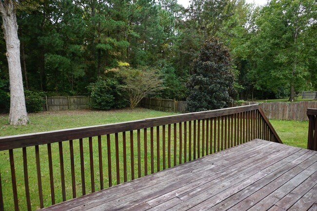 Foto del edificio - 3 Bedroom 2.5 Bathroom with a Bonus Room located in Creeks Edge Subdivision in Sneads Ferry!