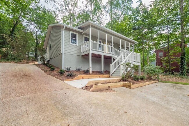 Building Photo - 2010 Lakeside Trail