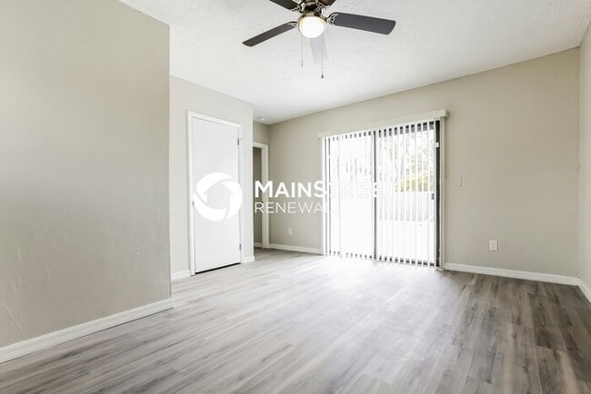Foto del edificio - 4 Bedroom Pet-Friendly Home in NORTH PORT,...