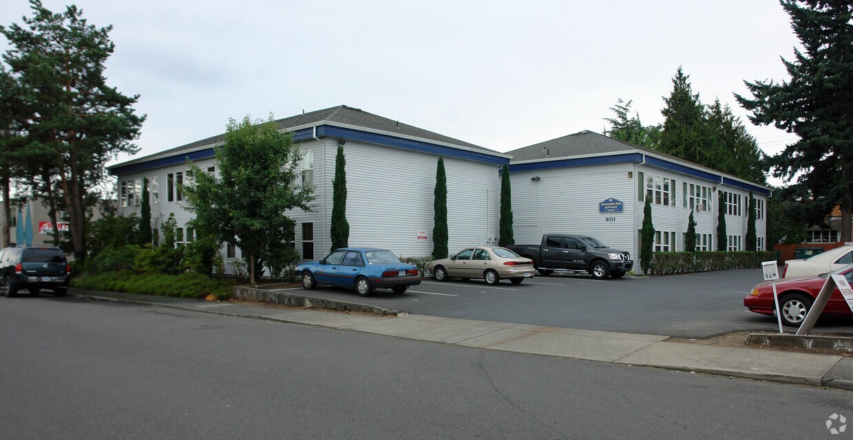Primary Photo - Sakura Gardens Apartments