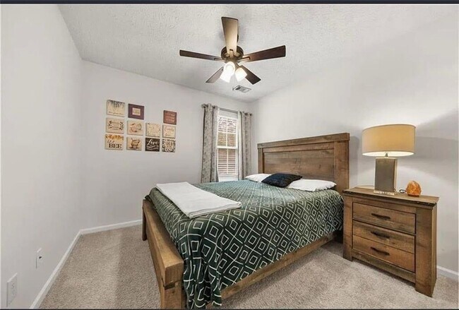 Building Photo - 188 Ilex Dr