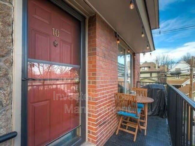 Photo - 1243 Vine St Apartment