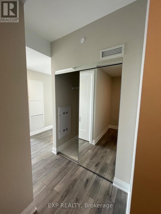 Building Photo - 15 Skyridge Dr