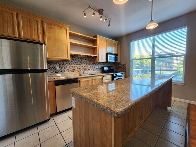 Foto del edificio - Modern 2BR/2.5BA Condo with Ensuite Bathro...