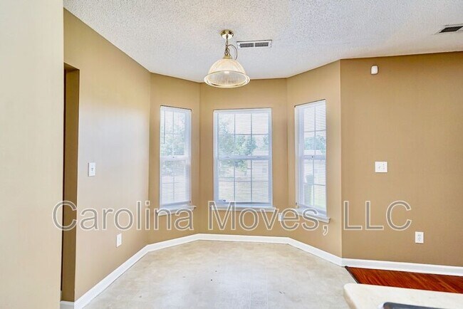 Building Photo - 144 Crescent Creek Ct