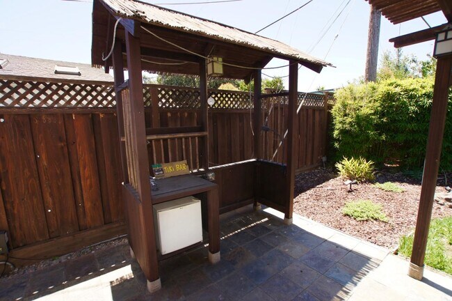 Foto del edificio - 5085 Wayland Ave