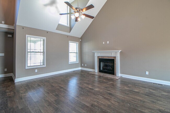 Foto del edificio - 144 Sycamore Hill Dr