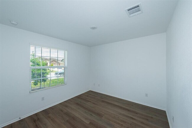 Foto del edificio - 147 Otter Rd