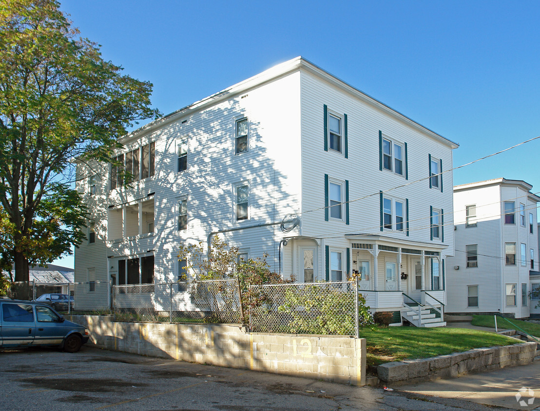 Building Photo - 559-561 Silver St