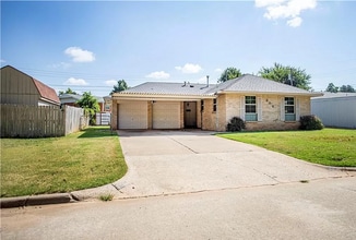 Building Photo - 204 Vickie Dr