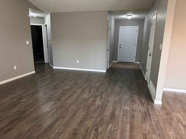 Foyer view from LR - 5110 Aspen Ridge Dr