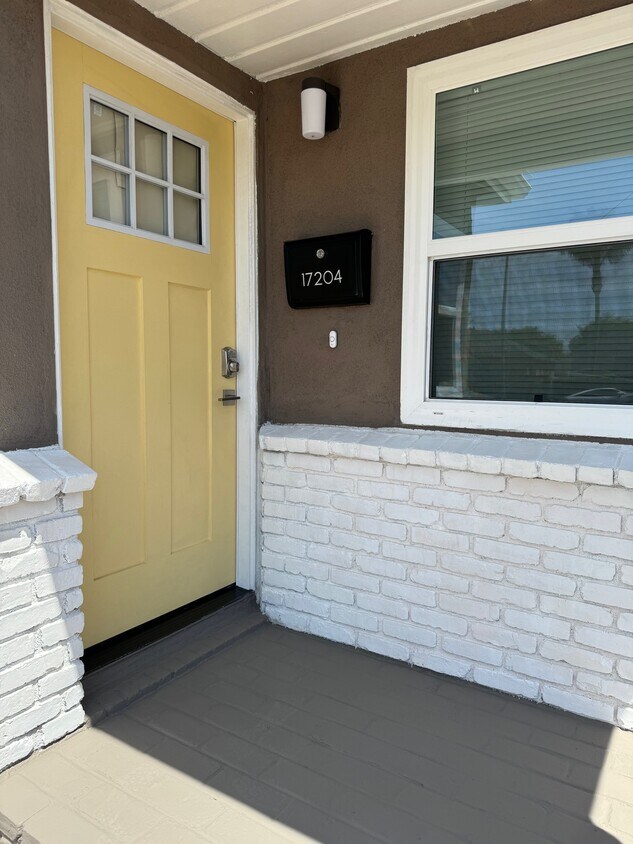 Foto principal - 17204 Crenshaw Blvd