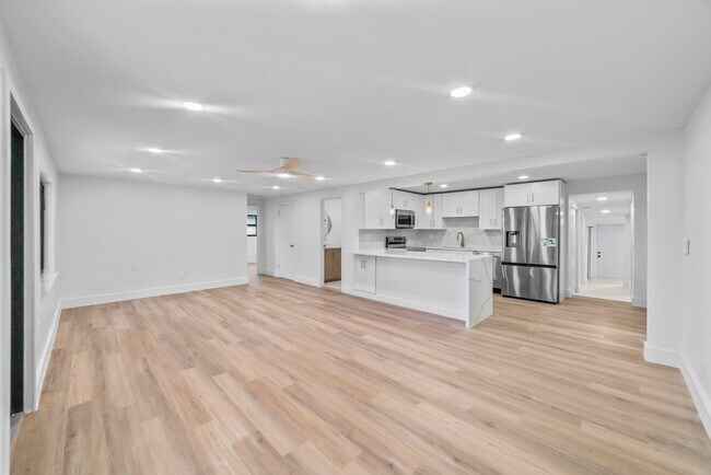 Foto del edificio - 4114 SW 49th Ct