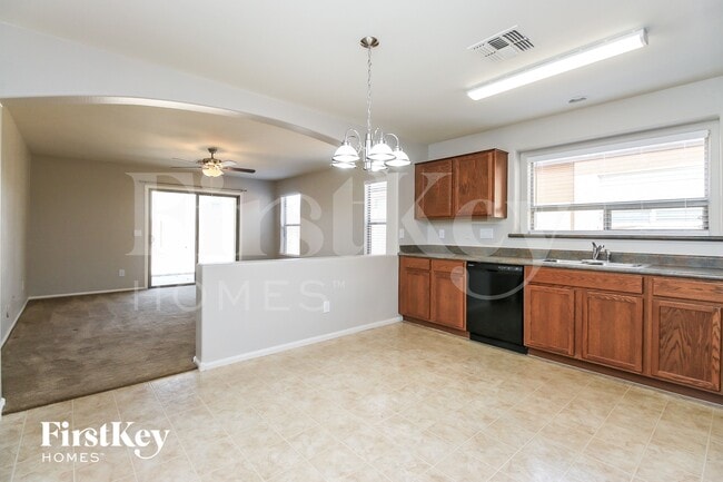 Building Photo - 1742 E Leslie Ave