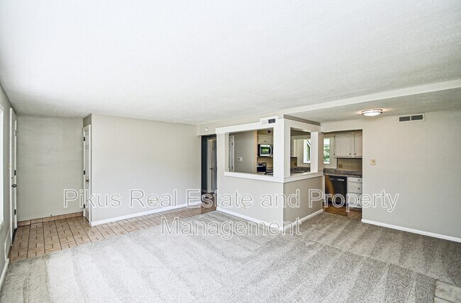 Building Photo - 3055 13th St