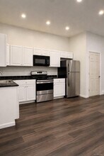 Building Photo - 420 Broadway