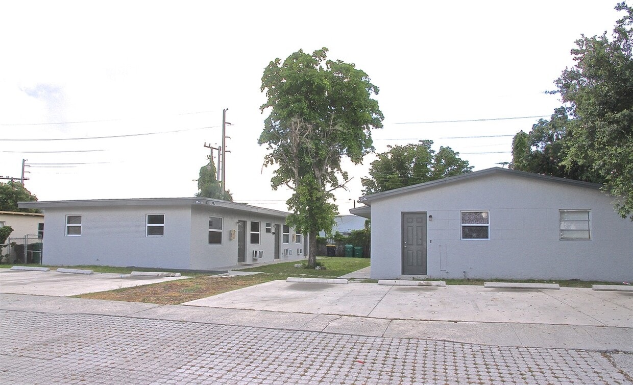 Primary Photo - 309 Phippen Waiters Rd
