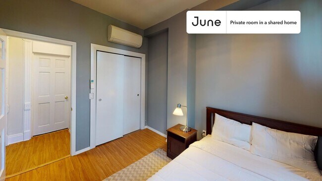 Foto del edificio - Private bedroom in 5 bed/2 bath Home
