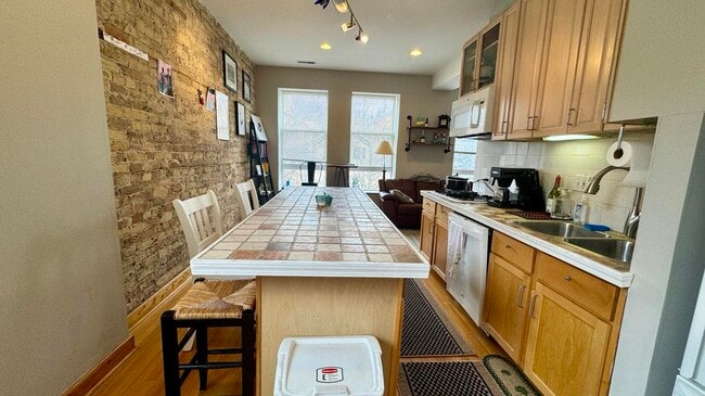 Photo - 1453 W Cortez St Apartment