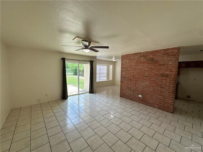Building Photo - 2916 N Cynthia St
