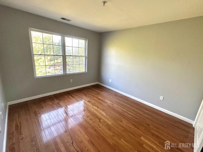 Foto del edificio - 111 Harris Ave