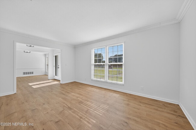 Foto del edificio - 6201 Grayling Dr