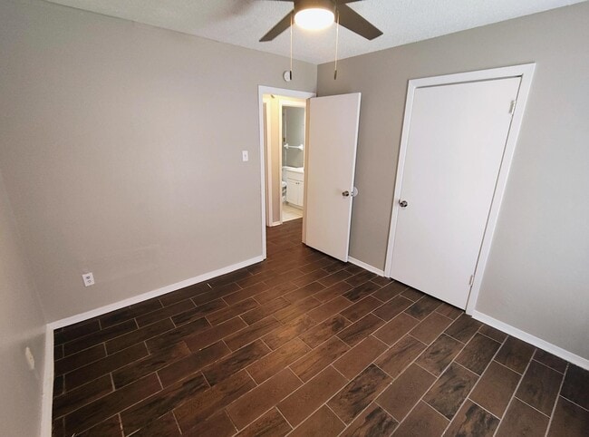 Building Photo - 3394 Bestway Dr