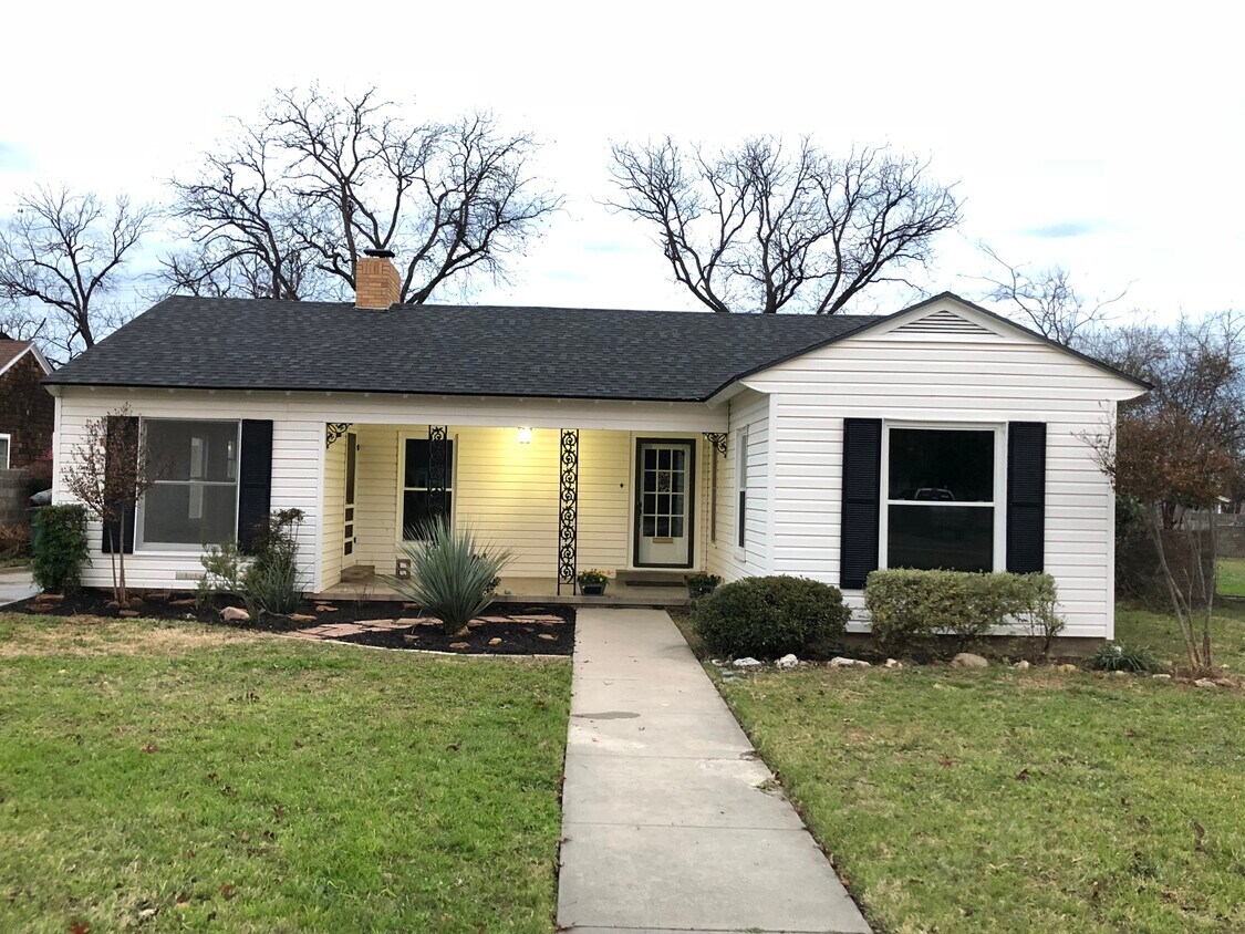 2204 W Avenue J - 2204 Avenue J