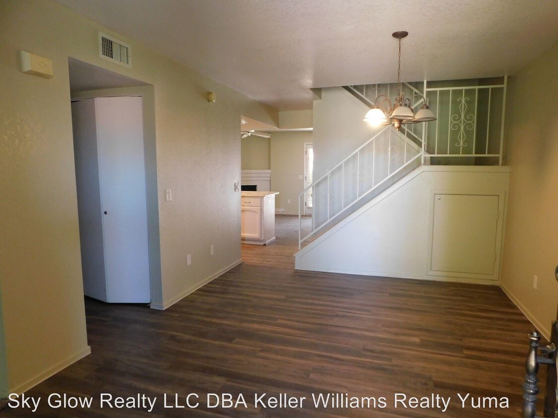 Primary Photo - 3 br, 2 bath House - 2045 S. 14th Ave #61 - A