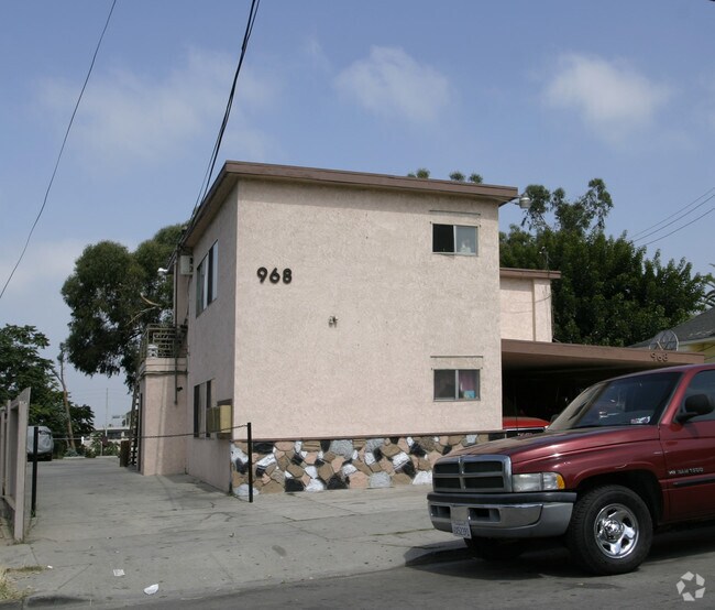 Building Photo - 968 N Loma Vista Dr