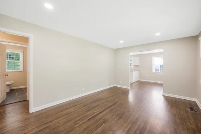 Foto del edificio - 606 Durrett Dr