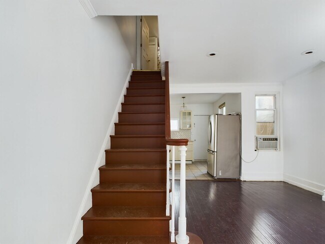 Foto del edificio - Point Breeze House Available Now!