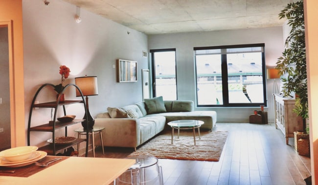 Foto del edificio - 1040 W Addison St