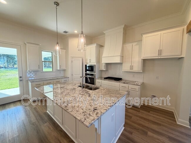 Building Photo - 3696 Waterbury Ave