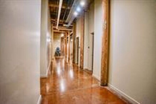 Foto del edificio - 400 Mills Ave
