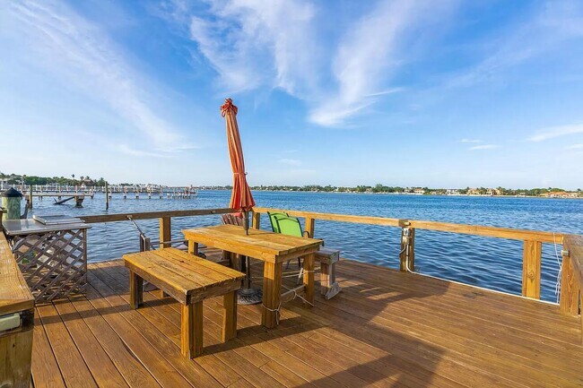 Foto del edificio - 1204 S Lake Dr