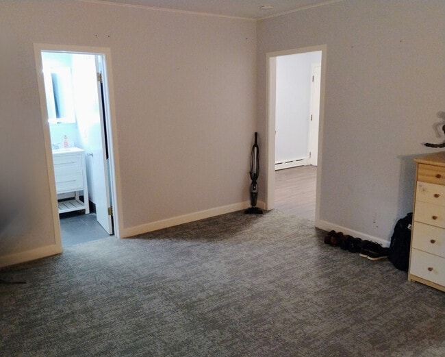 Building Photo - 220 S Main St