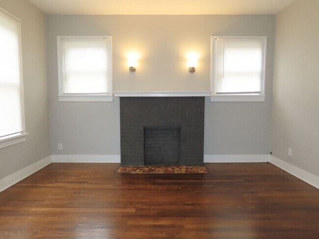 Building Photo - Water/Trash & Lawncare Included! Charming ...