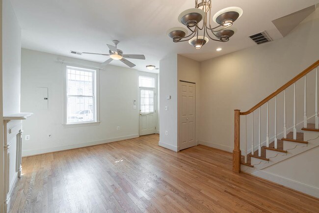 Building Photo - 1610 4th St NW