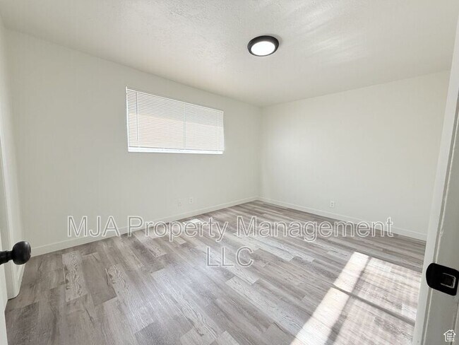 Foto del edificio - 2564 S 8th E